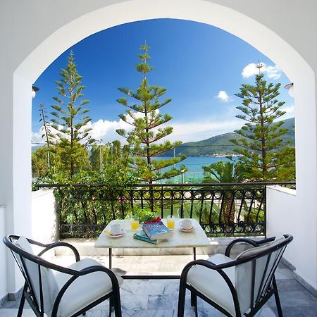Hotel Athina Каравомилос Екстериор снимка