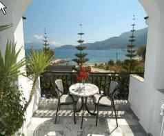 Hotel Athina Каравомилос Стая снимка